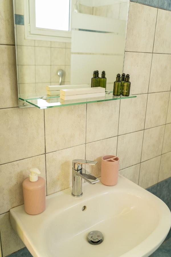 Ferienwohnung The Whole Packet A5 Center With Parking Larissa Exterior foto